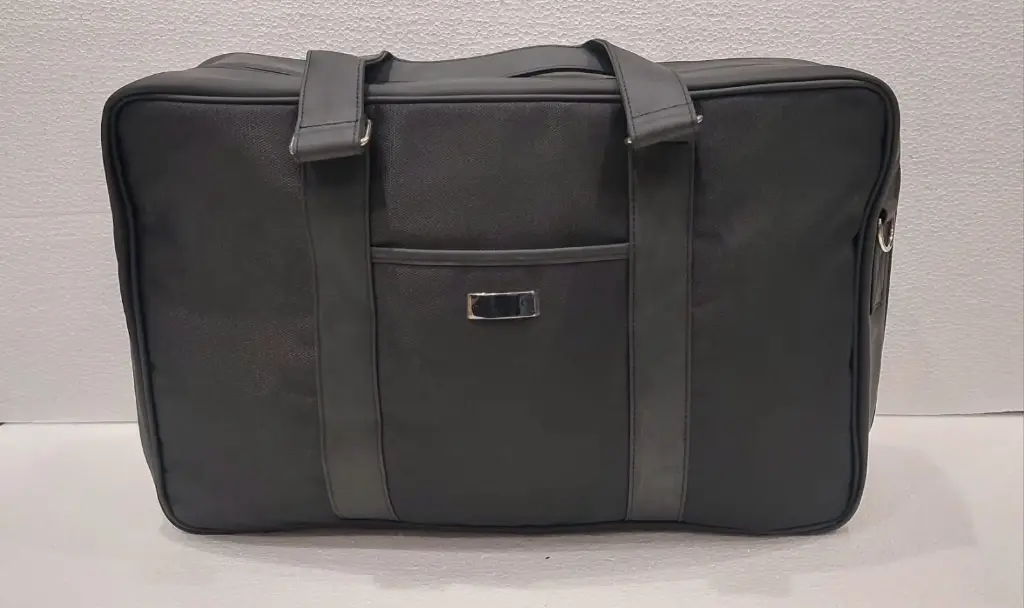 AZZARO WEEKEND BAG Ref No 2055951000