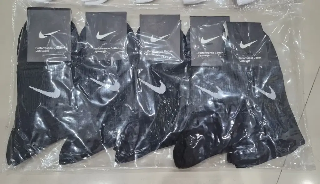 NIKE BLACK SOCKS (MEDIUM)